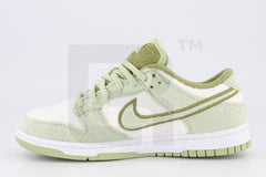 Nike Dunk Low SE "Fleece Pack Honeydew" (W)