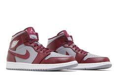 Jordan 1 Mid "Team Red"