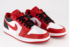 Jordan 1 Low "Bulls"